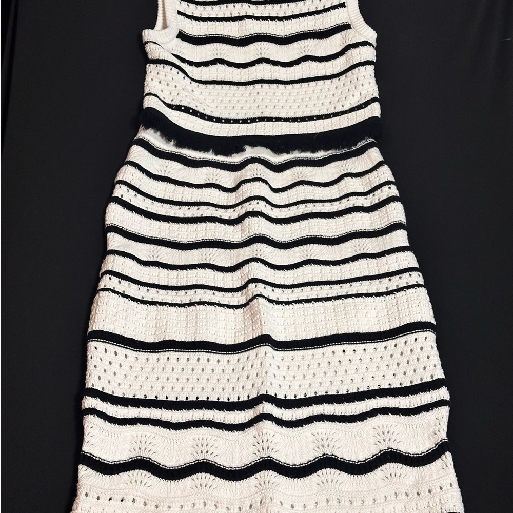 Black and White Striped Sleeveless Two Piece Sweater Set